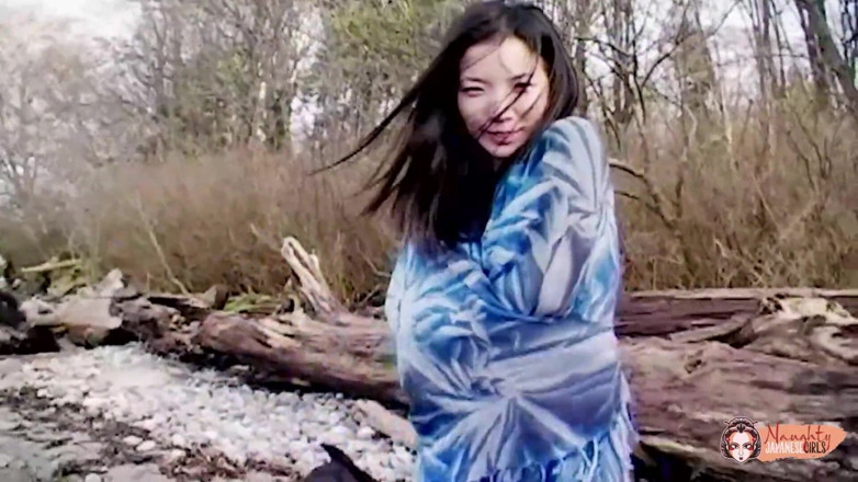 Naughty Japanese Girls: Оголятись на пляжі - таке величезне збудження для азіатської красуні