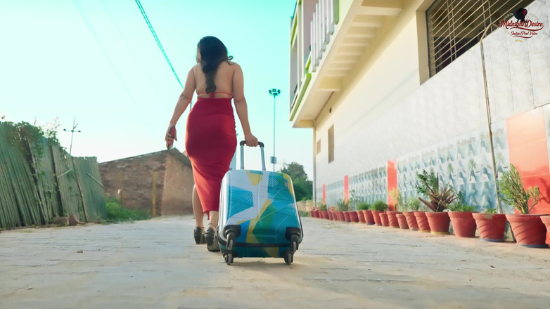 Midnight desire: Horny Indian Guest Seduce to Hotel Staff for Hardcore Fucking 4K...