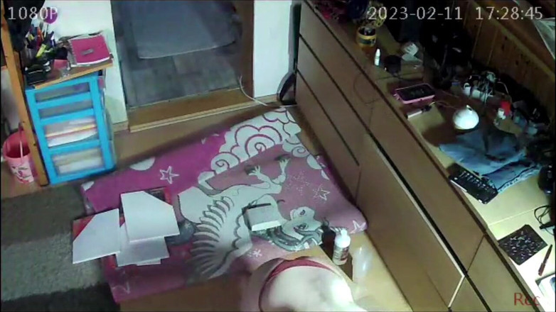 KittieNoOne: Atrapado pintando desnudo de nuevo