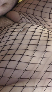 Sudut pandangan pertama cuckold: Saya benarkan kawan mengongkek isteri saya dan dia memancut ke dalamnya tanpa kondom - Milky Mari