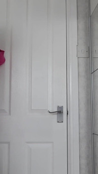 Enfermé dans un jean mouillant, pipi, désespoir