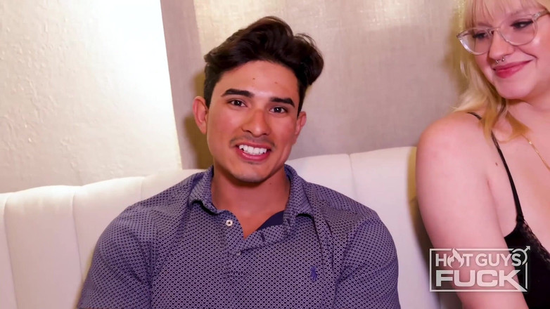 Hot Guys Fuck: Bu herifin büyük yarağı orta yaşlı seksi kadın Lindsay Lee'i...