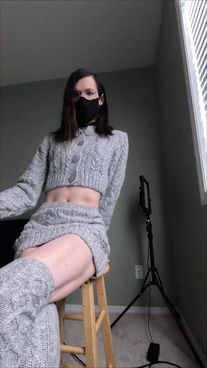 Mistress Mel: Big Dick Needs a Cock Warmer