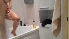 Emma_Alex: Hledám moji náctiletou nevlastní sestru a honění