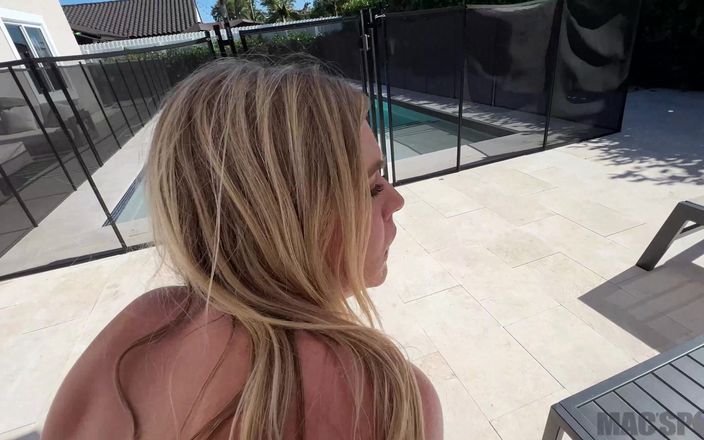 J-Mac: Het blondIn Krissy Knight vill bli knullad hårt av Jmac
