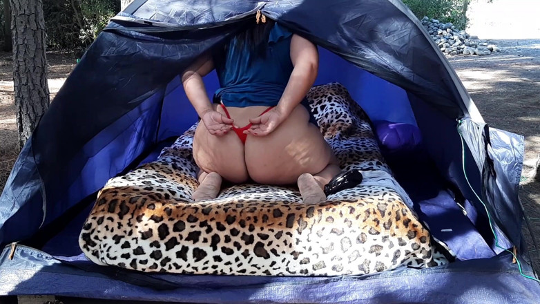 Riderqueen: BBW Stepmom Showing Underwear at Summer Camp