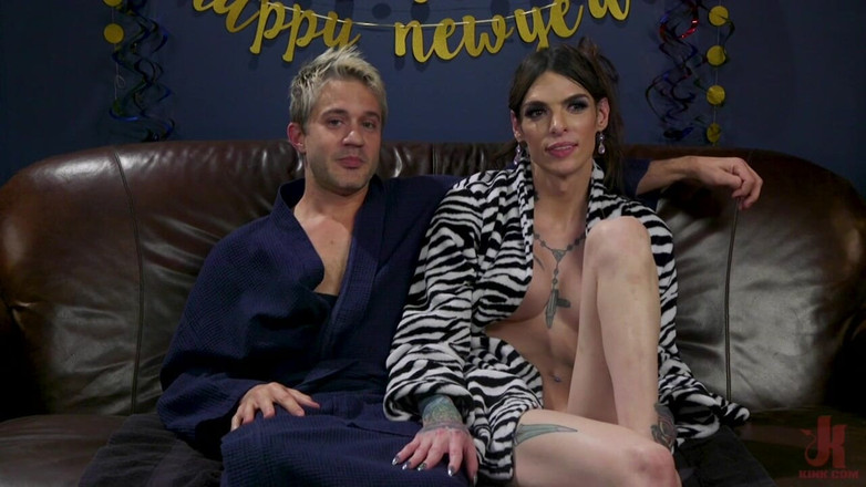 Kink TS: 新年啪啪啪：切尔西玛丽把屁股荡妇从贞操中解放