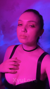 Xyulove Poses Cutely for the Camera and Gives All Her Subscribers a Gentle Kiss