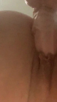 Trying 10 in Dildo Before My Guests Notice I’m Gone