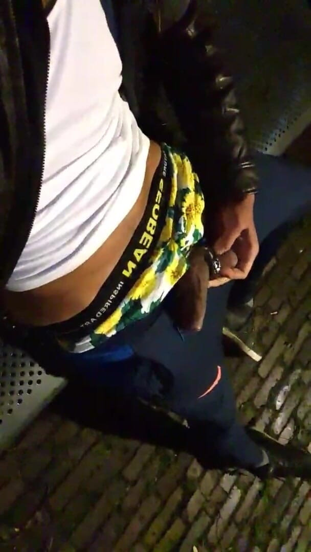 Slutboyben: Sürtükboyben cam4 beyin sikli açık havada domuz halka açık cam4...