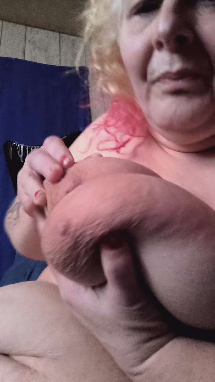 HerculesnVENUS: Scopa questa troia con le tette