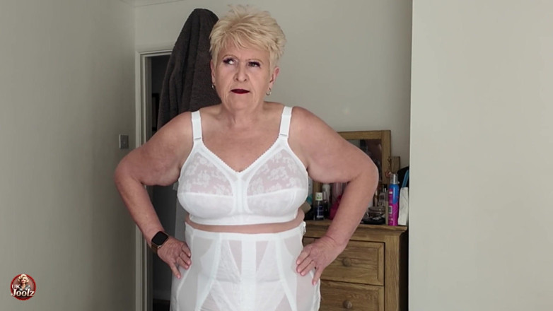 Uk Joolz: Yeni triumph doreen sutyenim