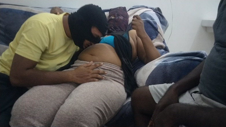 Benita sweety: Amigo compartilha sua esposa pelo valor do aluguel