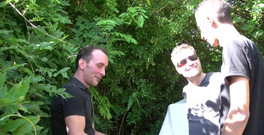 Crunch French bareback porn: 2725 Orgie s přáteli v zahradě ve Francii