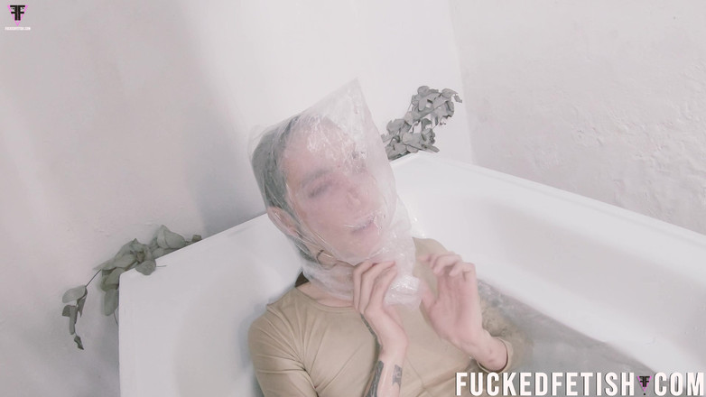 Fucked fetish: Sattira полная отчаянная сумка и водная ванна, смешные лица