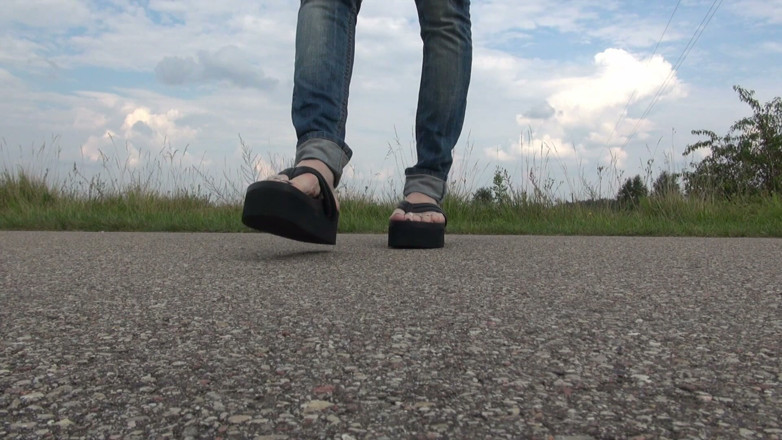 Heelex: Crossdresser with Sexy Feet Flashing Cock
