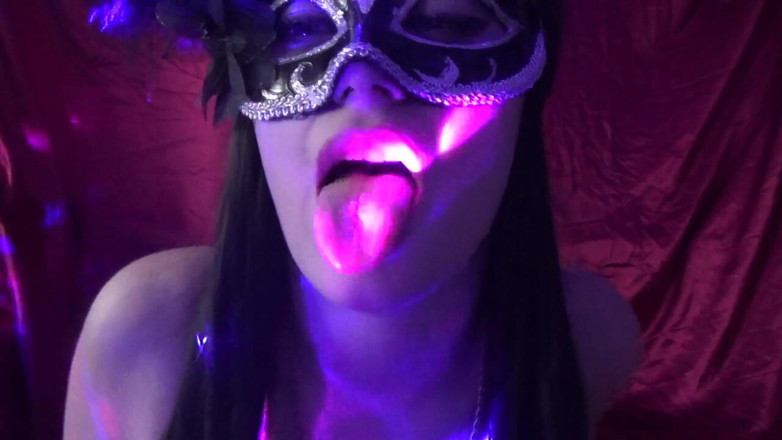 Goddess Misha Goldy: JOI pakai masker dan lingeria seksi dengan hitung mundur mani...