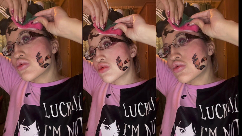 FinDom Goaldigger: Kadın kılıklı, paranı harcarken sana gözlüklerimi ve dudaklarımı yalatacağım