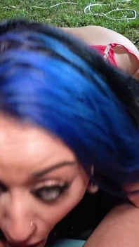Aya Goldie se moja y cachonda en una follada sexy con una polla enorme
