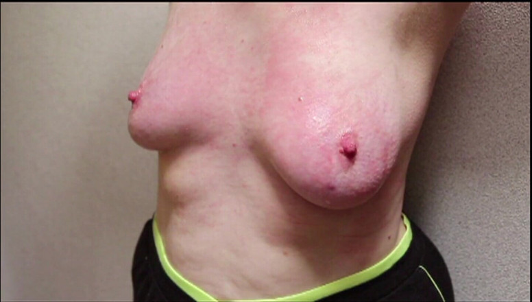 Bouncy Tits Action: Quất vú trong chuyển động chậm đầy đủ