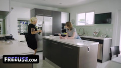 FreeUse Milf: Distracție în grup cu utilizare gratuită: Tristan este în timp ce pliere...