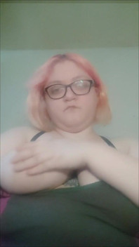 BBW grasă amputată jucându-se cu sânii ei uriași - Amator în slow motion