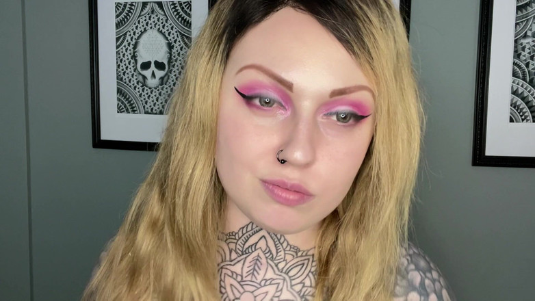 Miss Valentina: 男はトイレだ