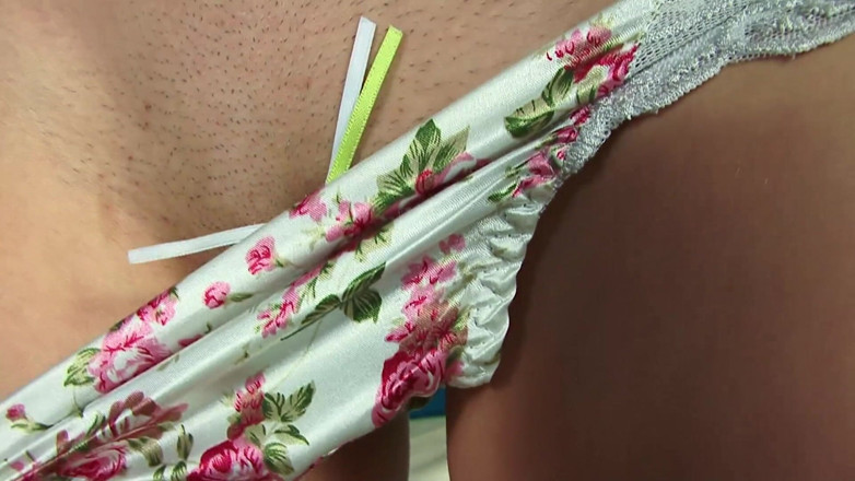 Adult Deluxe: Kočička je ošukaná do zadku zezadu