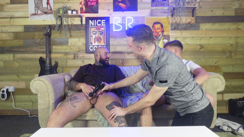 Jak White: Dois rapazes hetero vêm para uma massagem comigo