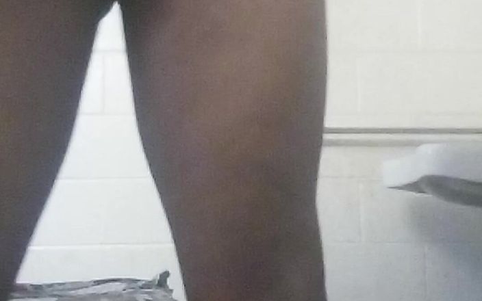 SweetDWillie456: Grande enorme monstro pau preto do papai balançando gigantesco pau...