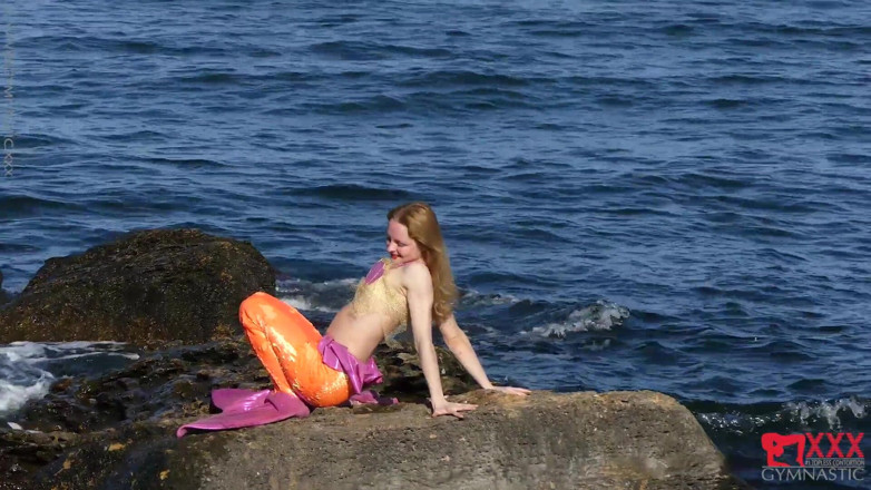 Flexilady: Seksi deniz kızı