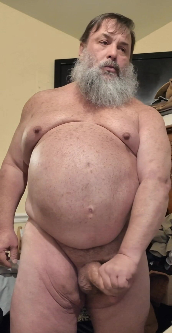 GeneWadexxx: Padrastro barbudo chupa una carga
