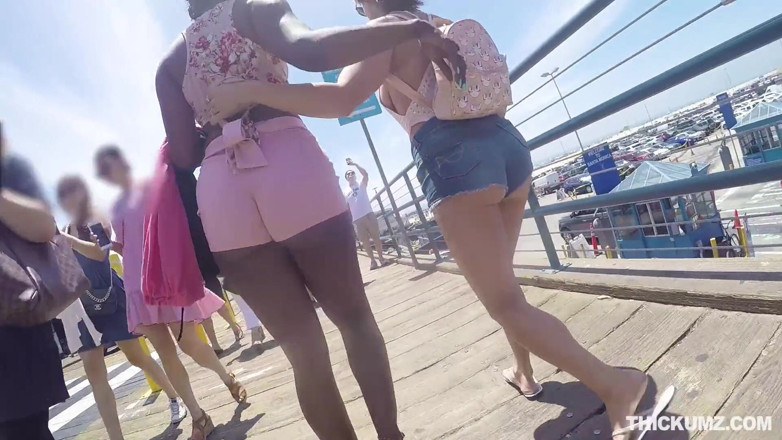 Team Skeet: Thickumz - Slim-thick teen gets naughty on Ferris wheel