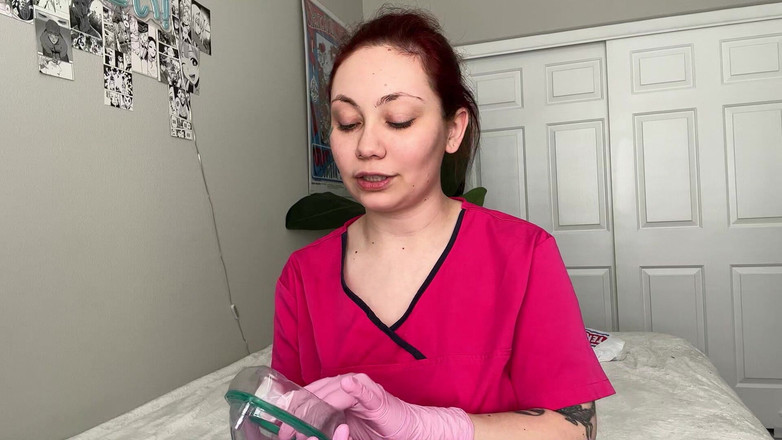 Lenna Lux: Pielęgniarka daje ci badanie odbytu