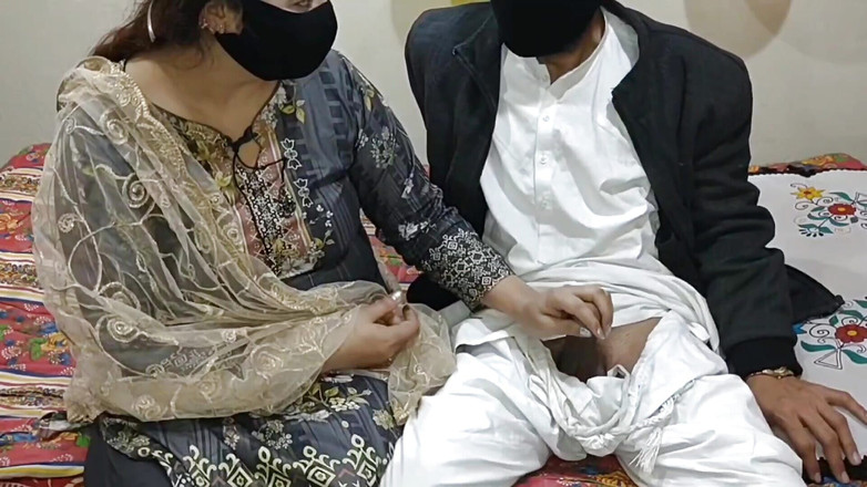 Shamim Ahamad: 我按照我想要的和我的继兄做爱