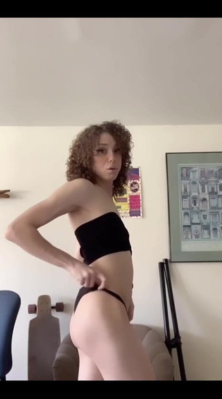 Tia Tizzianni Productions: Erkek arkadaşım beni sikmek için geç kaldı