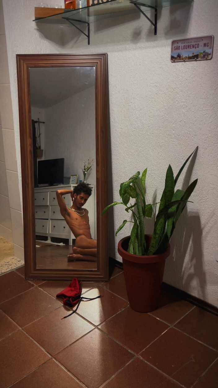 The Vicious Gabe: Showing off Naked in Front of My Friend