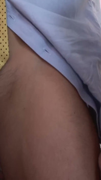 부티켓에서 자지를 공유하는 코르셋의 거유 갈색머리와 플래티넘 금발