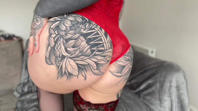 Miss Valentina: Permainan bisikan bahaya