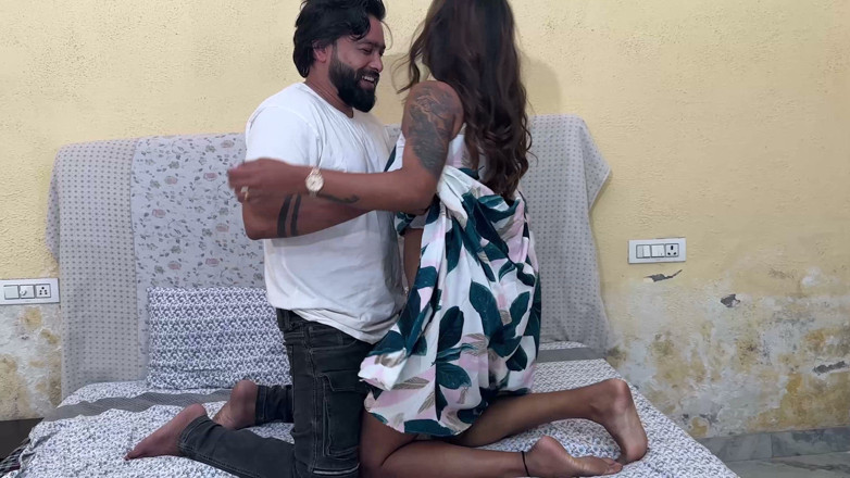 Hottylady: Vecinul face sex cu o indiancă desi bhabhi sexy - sunet...
