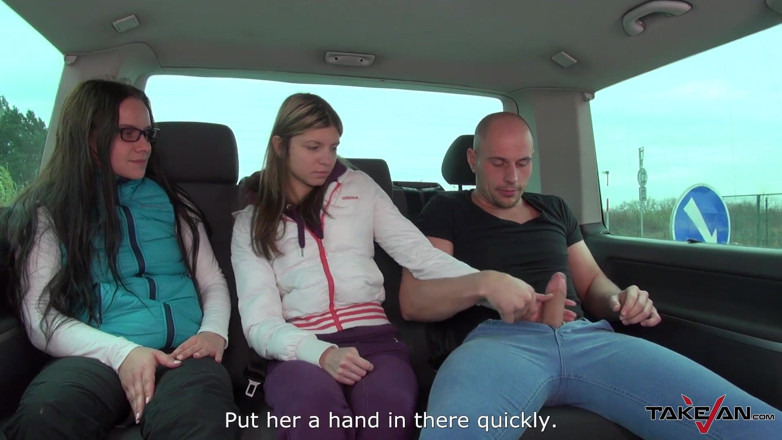 Take Van: Rus süper seksi koşucu alladin'i sihirli bir halıda keşfediyor