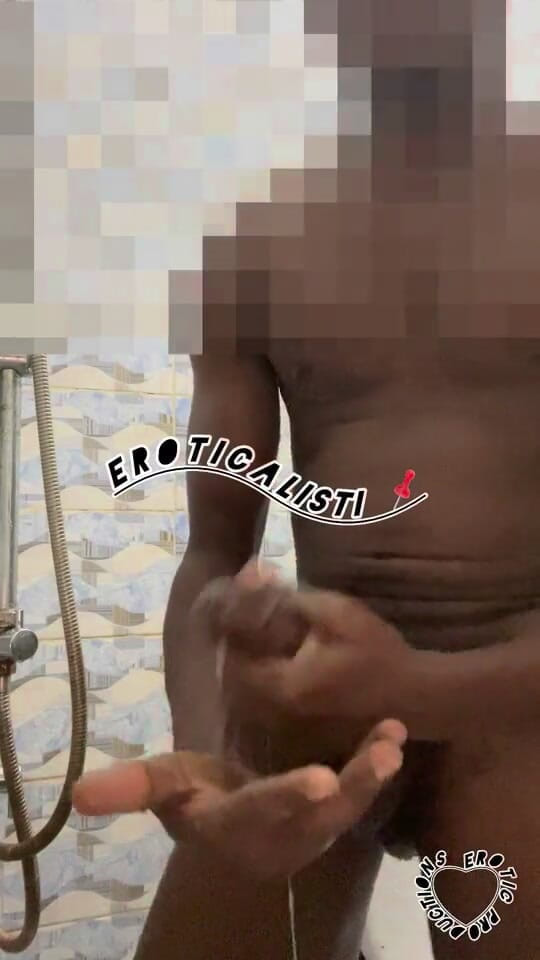 Eroticalistic: Tiada apa-apa yang memukul mandi yang cool dan beberapa detik...