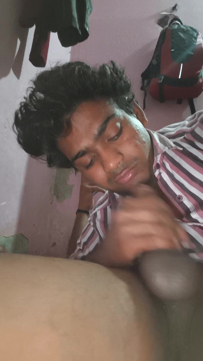 Sa123bh: Desi heißer indischer junge lutscht schwanz in der nacht