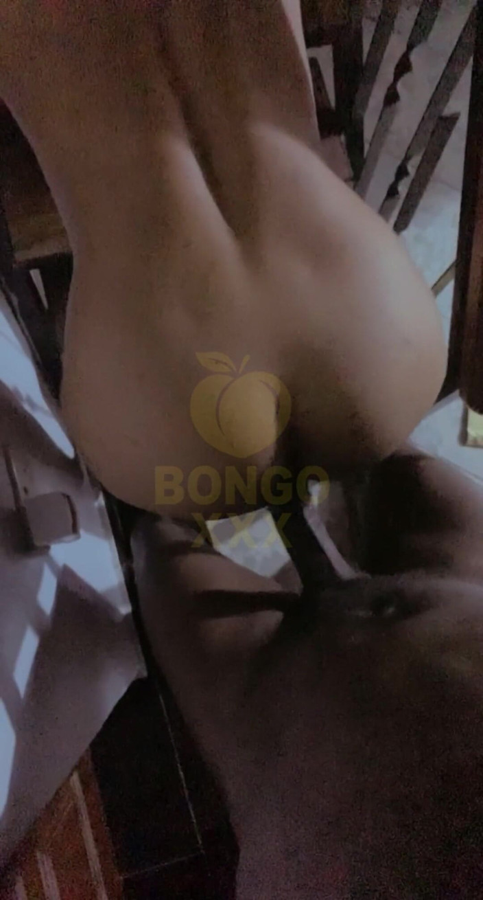 BongoXXX: Ela Adorou: a Fodeu Na Escada