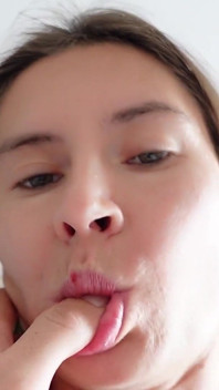 Tu Novia Cachonda Cachonda Quiere Follar Ahora!