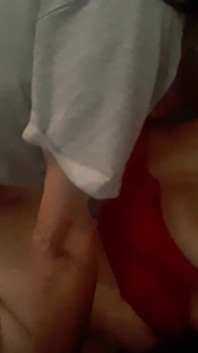 Bbw krijgt graag sperma op haar grote tieten