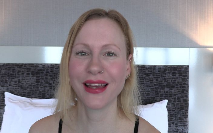 Blondehexe: Домина позволяет кости решить