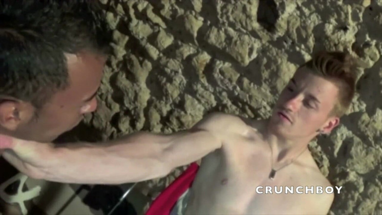 Crunch Boy: Młody latynoski używany przez top francuski twink prosto ciekawski