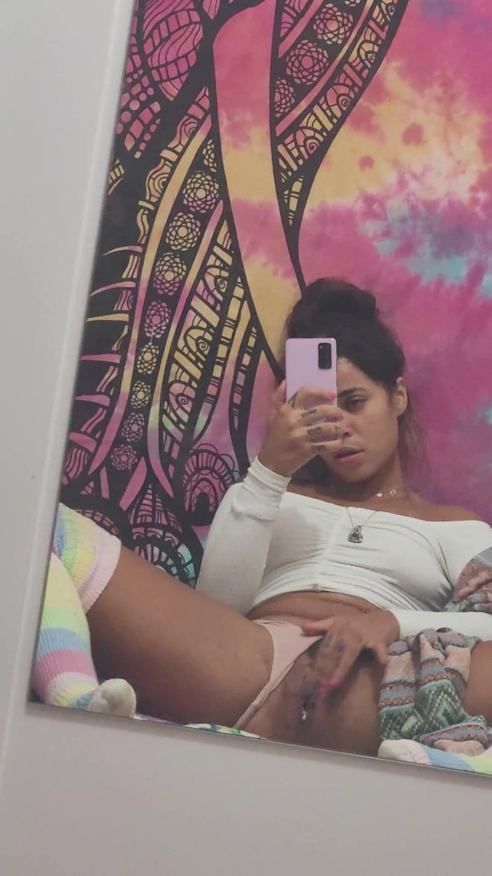 Srta XXX: Meu Ex Divulgou Esse Video Gozando No Espelho