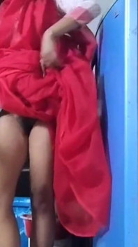 갓 결혼한 의붓여동생의 보지에 대한 목마름을 해소할 수 없는 의붓여동생